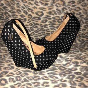 Polka Dot Wedges Size 6